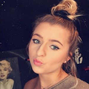 Meet your Posher, Dacey